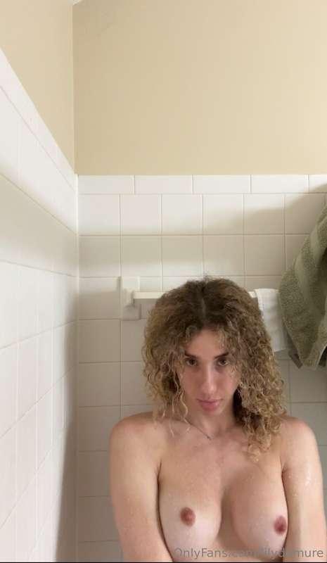 Shower time ❣️
