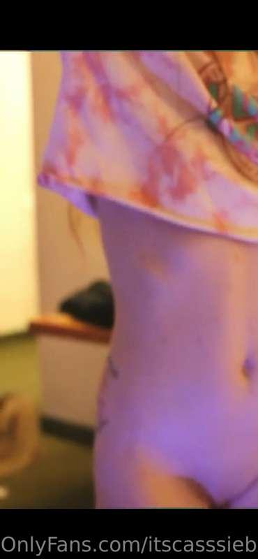 I just took the hottest pictures!! First fan to tip $10 gets..