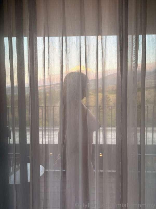 I love how the lighting came through the curtains in the pic..