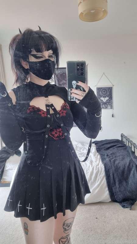 Don't mind the mirror :p

♡• #fyp #tits #pierced #emo #goth #egirl •♡