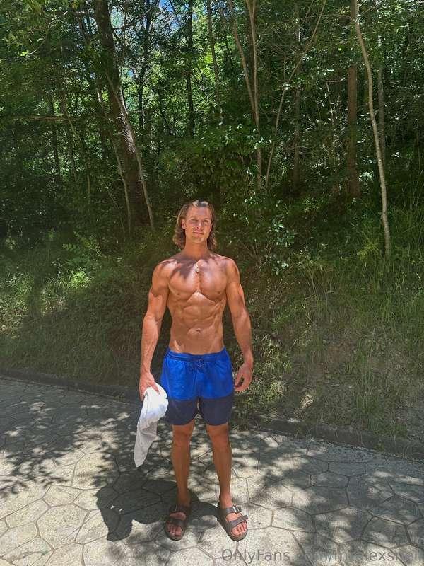 Sittin’ on top of the world 🎵