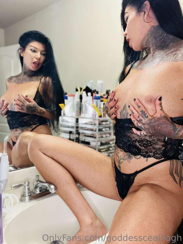 🫦Can you resist the seduction of my alluring poses? Sub to m..