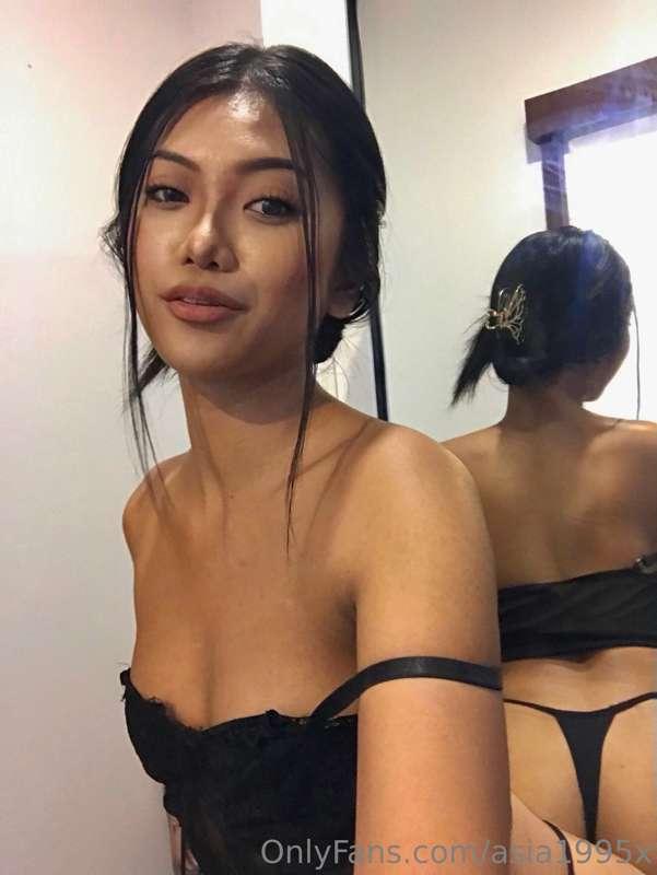 What do you think of this tiny g-string? 🤪🥵