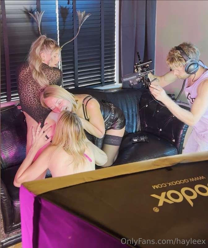 ***Behind The Scenes*** 📹🎬  **16 minutes of behind the scene..