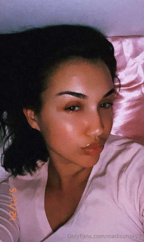 Are you the type to cuddle babe?