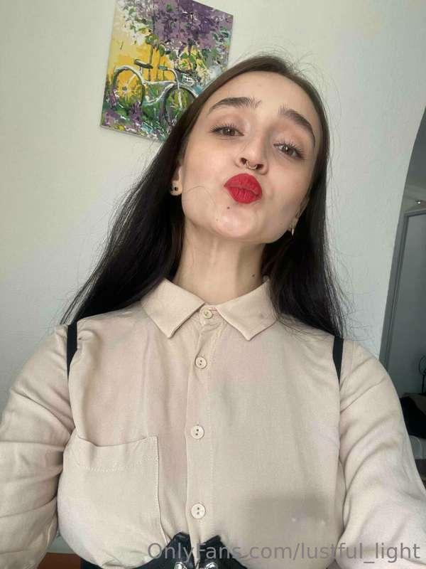 Do you want me to leave a trace of my lipstick on you? 😈