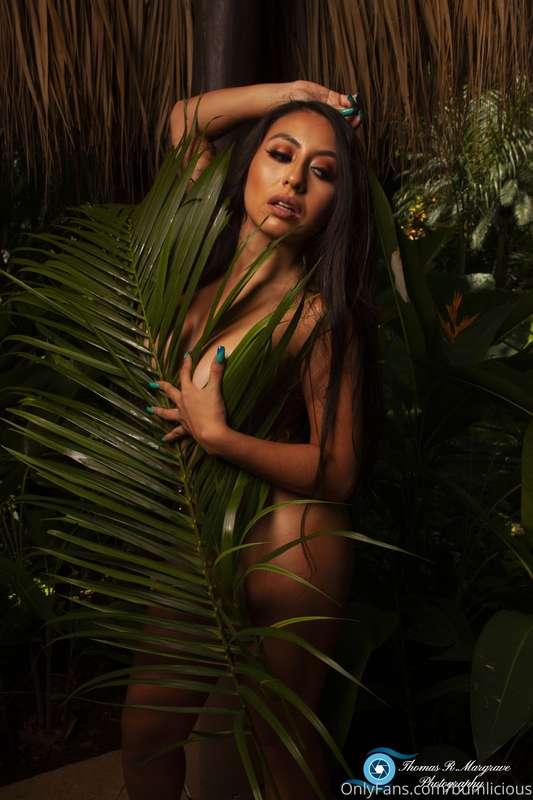 Ready papi ready for my new account of full nude content??? ..