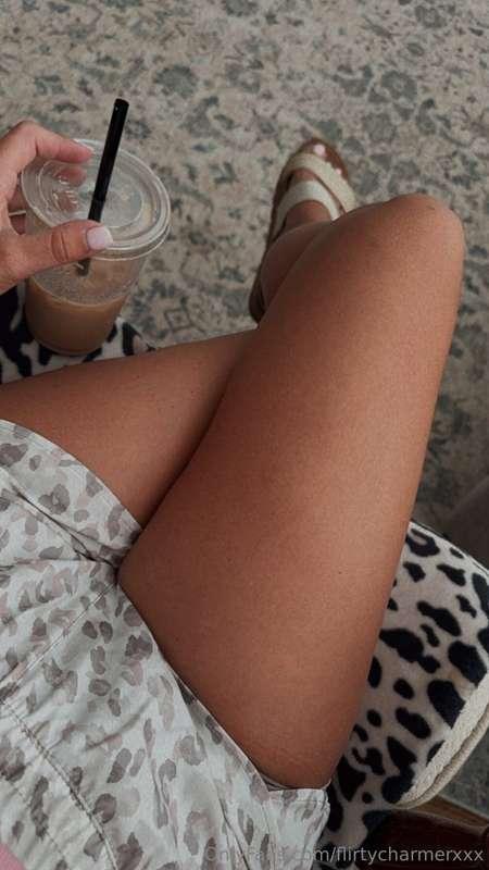 do tan legs turn you on? 🤎