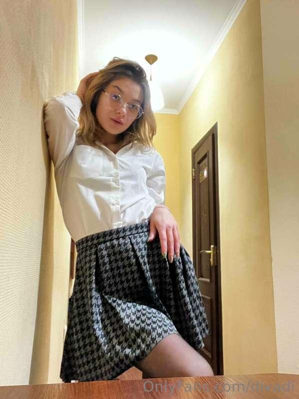 🤩𝚃𝚘𝚍𝚊𝚢 𝙸 𝚠𝚒𝚕𝚕 𝚝𝚎𝚕𝚕 𝚢𝚘𝚞 𝚠𝚑𝚊𝚝 𝚊 𝚍𝚒𝚊𝚖𝚘𝚗𝚍 𝚊𝚗𝚍 𝚊 𝚋𝚛𝚒𝚕𝚕𝚒𝚊𝚗𝚝 𝚊𝚛𝚎:

..