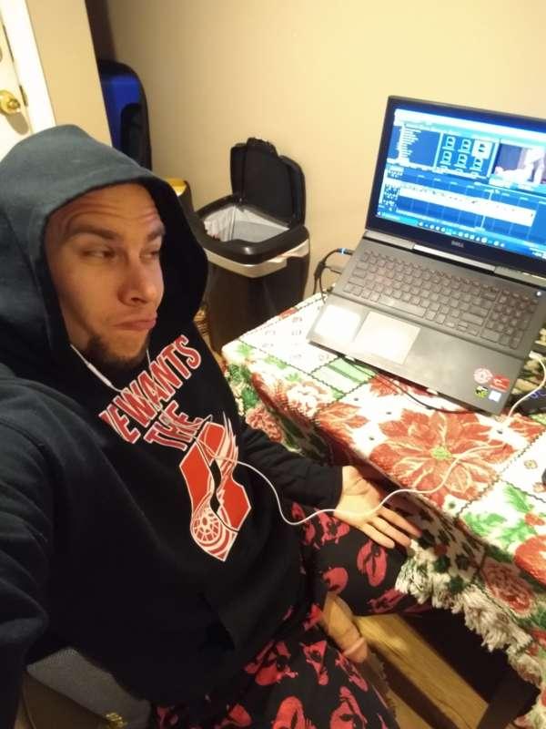 Editing some porn with my wang out 😝