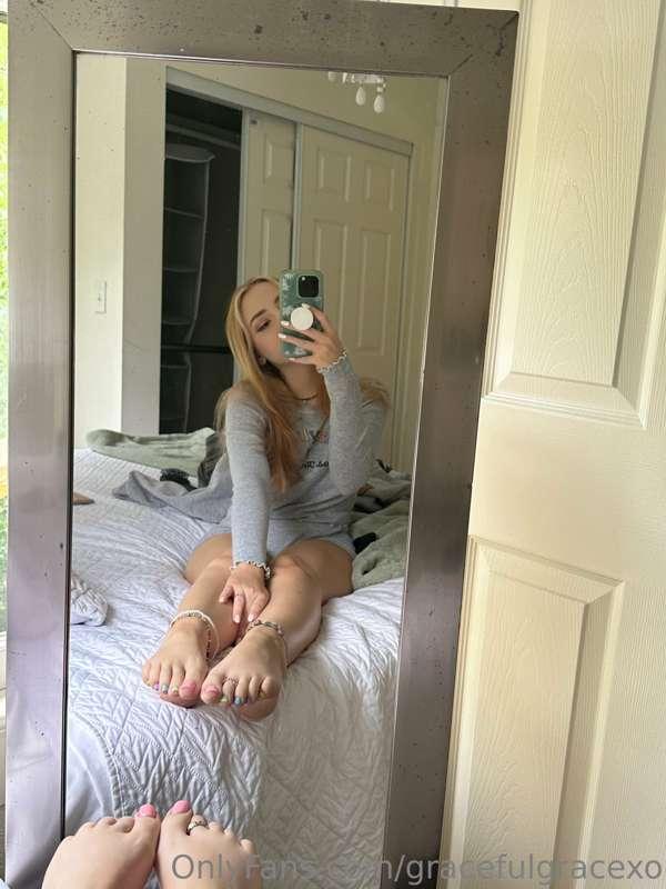 Tuesday Toes = you drooling 🤭