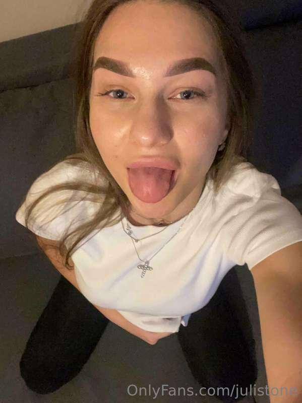 My tongue just speaks for itself 👅