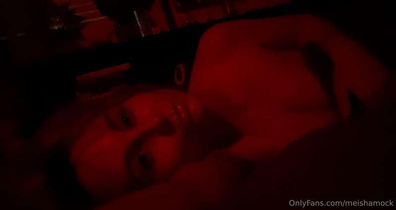 Here’s a fun mini sensual bed set. There are some really lov..