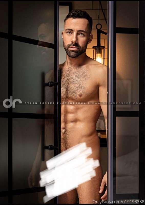 ⬇️ Uncensored pic below ⬇️
📸 @dylanrosser