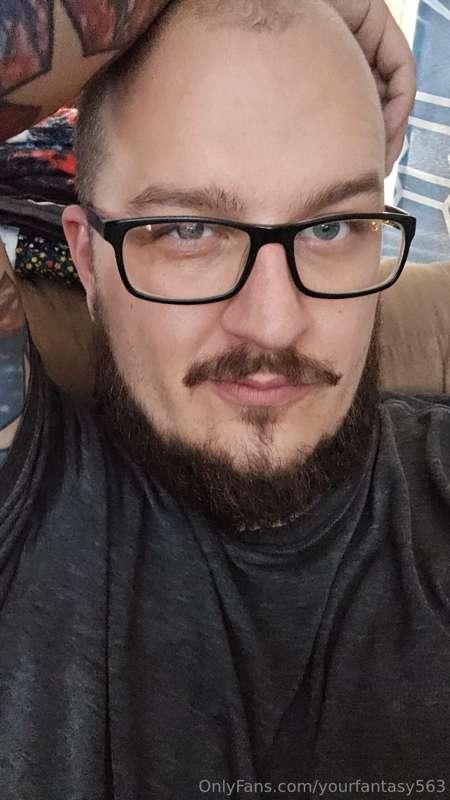 Cum buy some content!! I can do whatever you want baby 😘