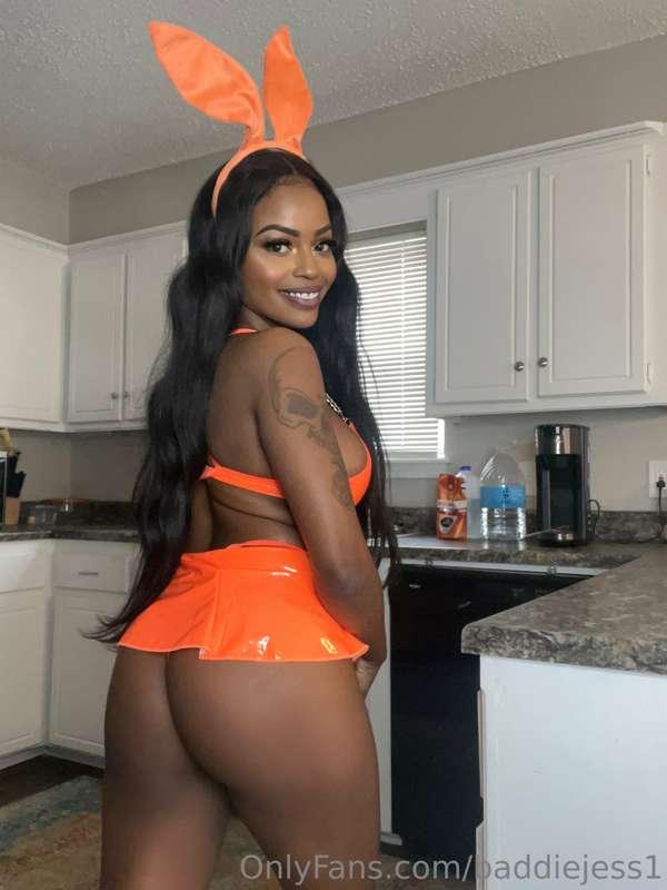 I want your hands on me. I’ll let you guess where 👅