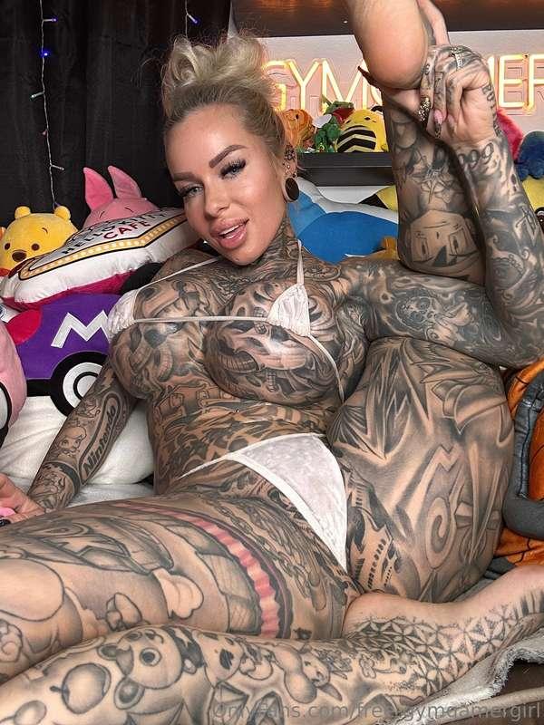 I’m waiting for you with legs WIDE OPEN 💦