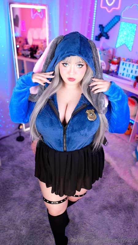 What do you guys think of my Judy Hopps Cosplay? 🥰