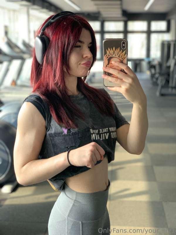 Sporty and cheerful today🏋🏻‍♀️💋 Want to be a superhero anywa..
