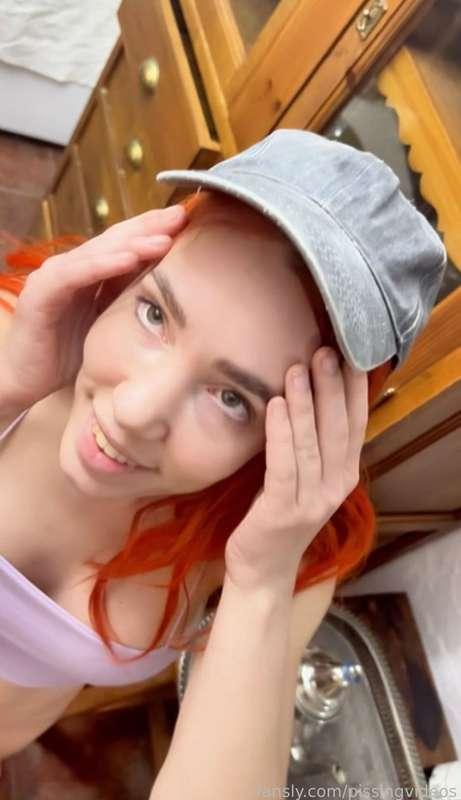 pissingvideos image #2