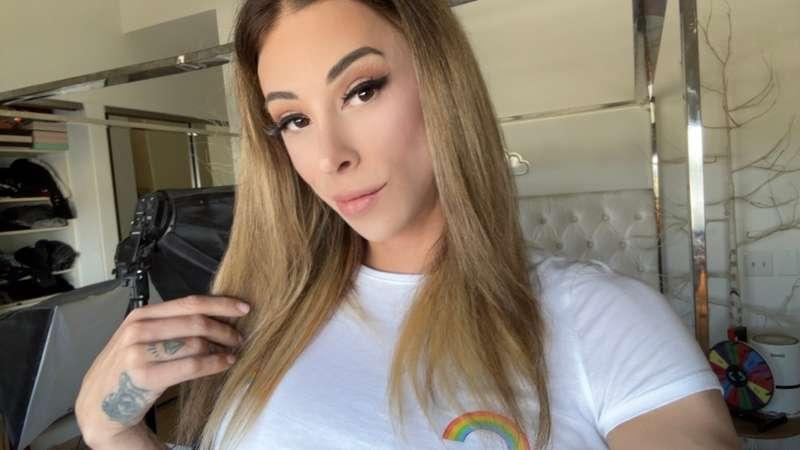 ℍ𝔼𝕐 𝕐𝕆𝕌 𝔾𝕌𝕐𝕊𝕊𝕊𝕊𝕊𝕊𝕊𝕊I'm going LIVE today around NOON PST! Kee..