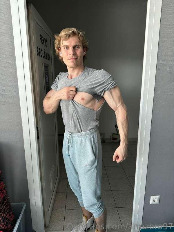 armzbro97 image #3