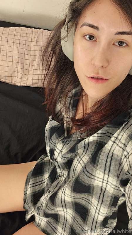 CUM lay on my lap, papi 😋