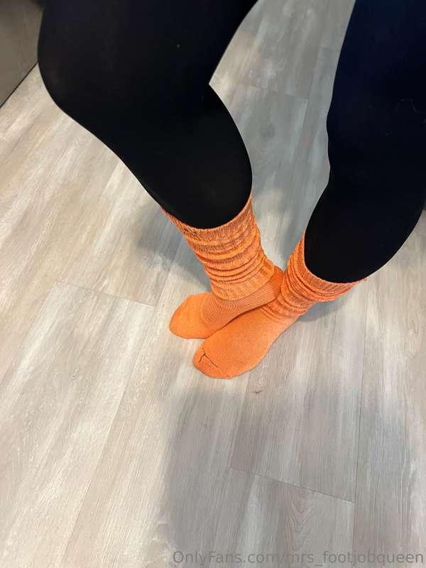 mrs_footjobqueen image #1