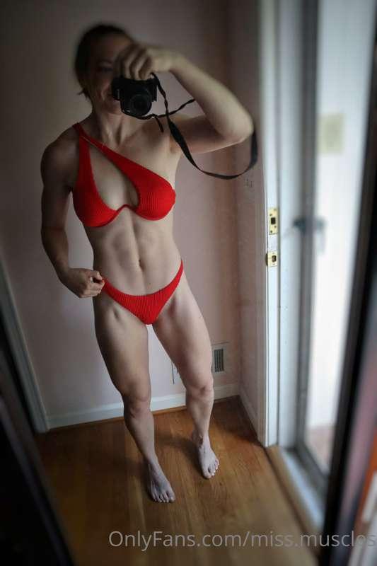 Loving this red bikini 😍❤️🌹💋