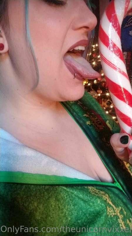 HAPPY HOLIDAYS MY LOVES!!!  Sorry it's been quiet here but w..