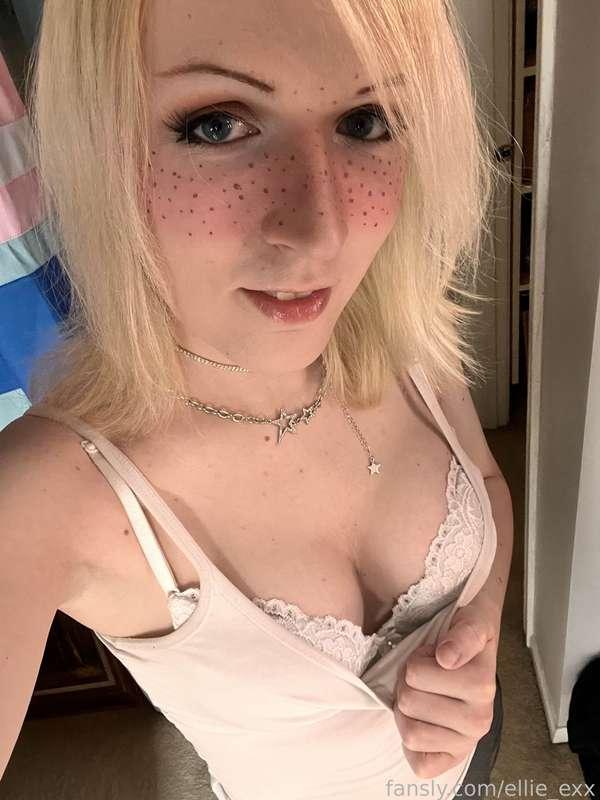ellie_exx image #1