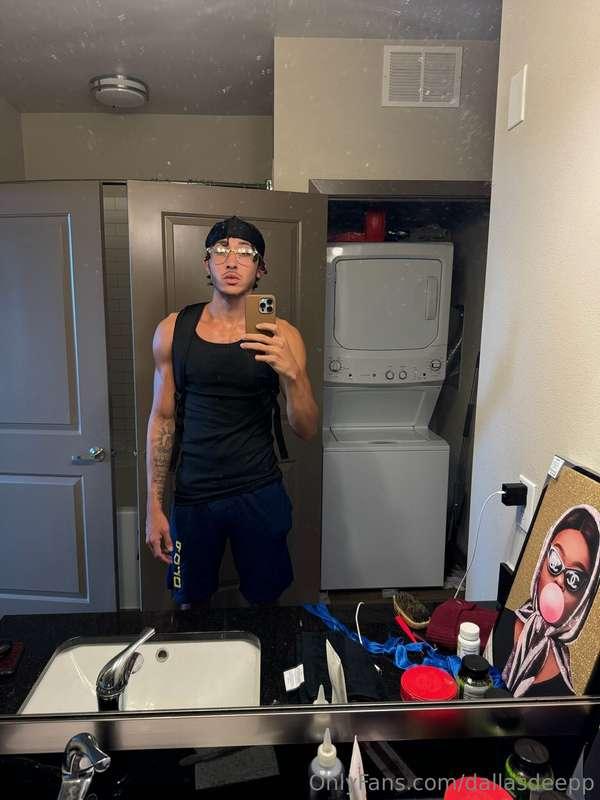 you check your DMs yet?😈