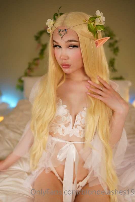 blondelashes19 image #3