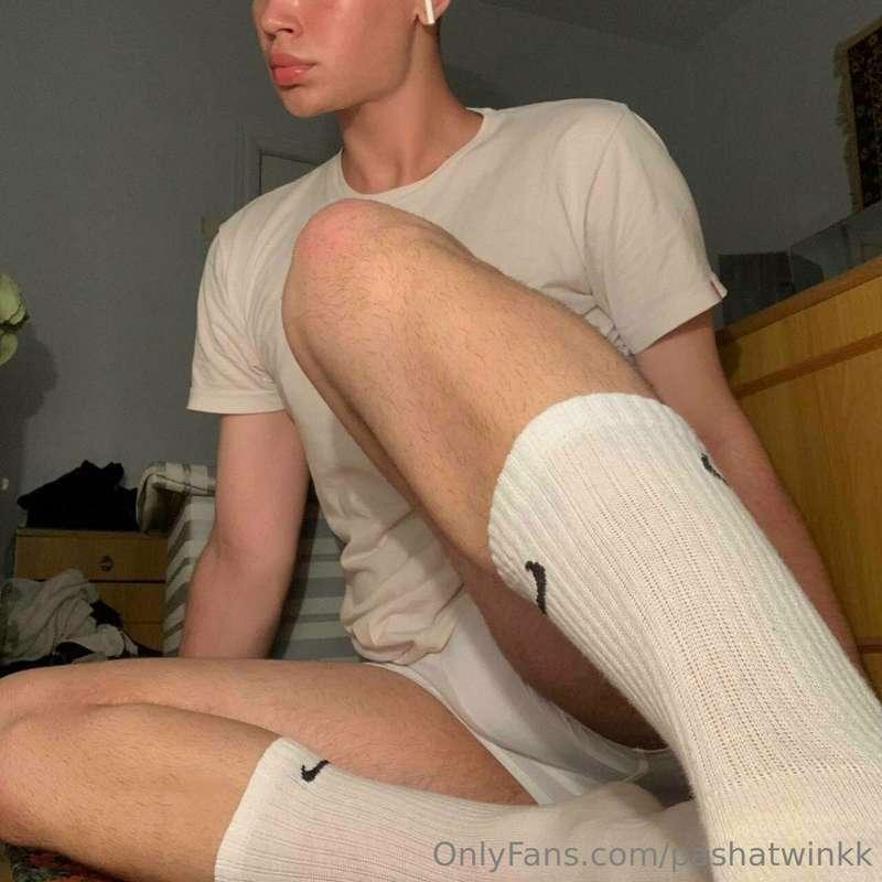 mmm, did I say I love footfetish too😉😋? U have any ideas for..