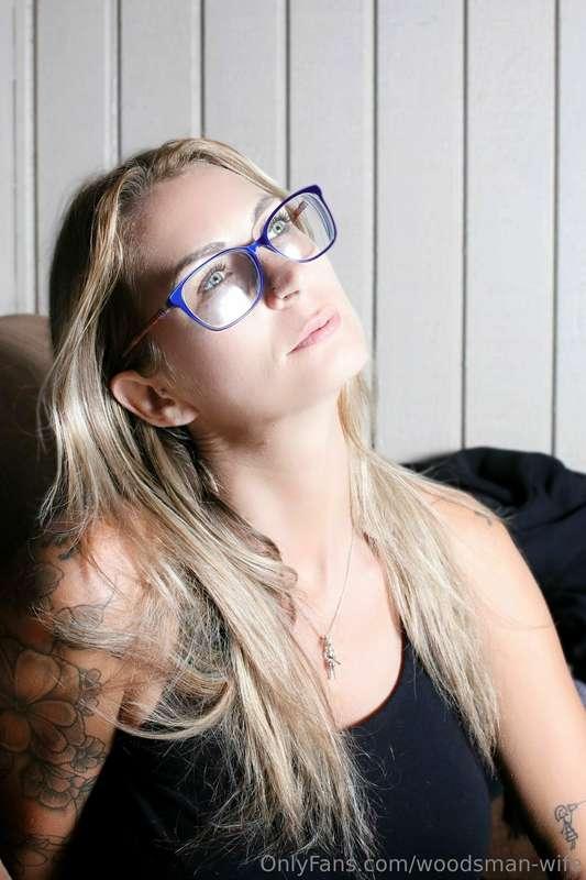 Sexy glasses @lydialuxy