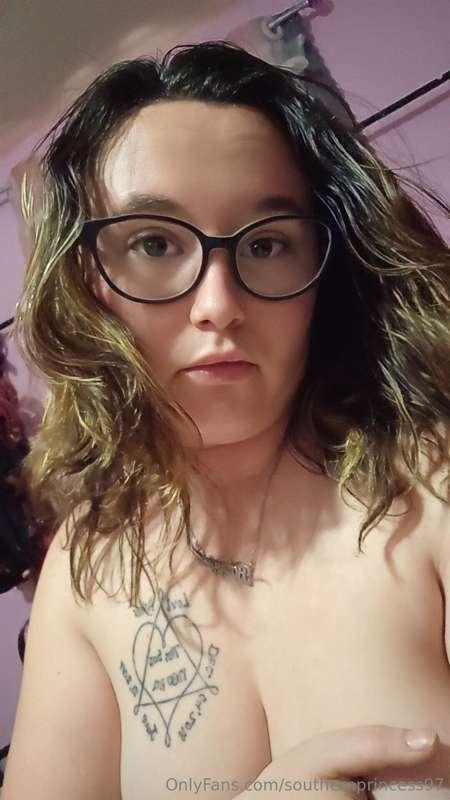 Good morning my sexy mother lovers. How's yalls day goin? Th..