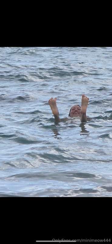 tip on this post $20 for my hawaii nudes 🥰 