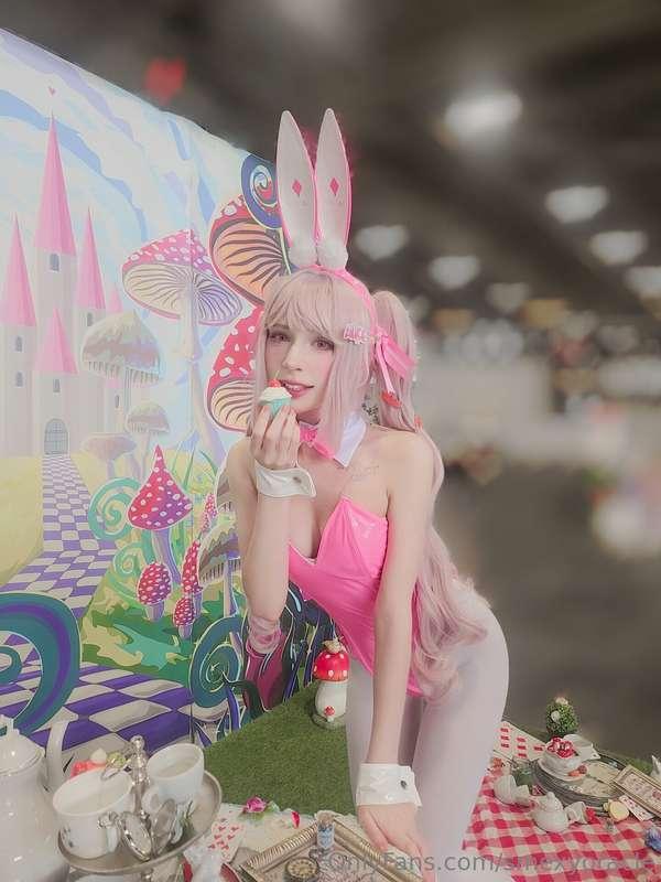 Hi rabbity~🐰🩷I wore bunny Alice for a con and wanted to shar..