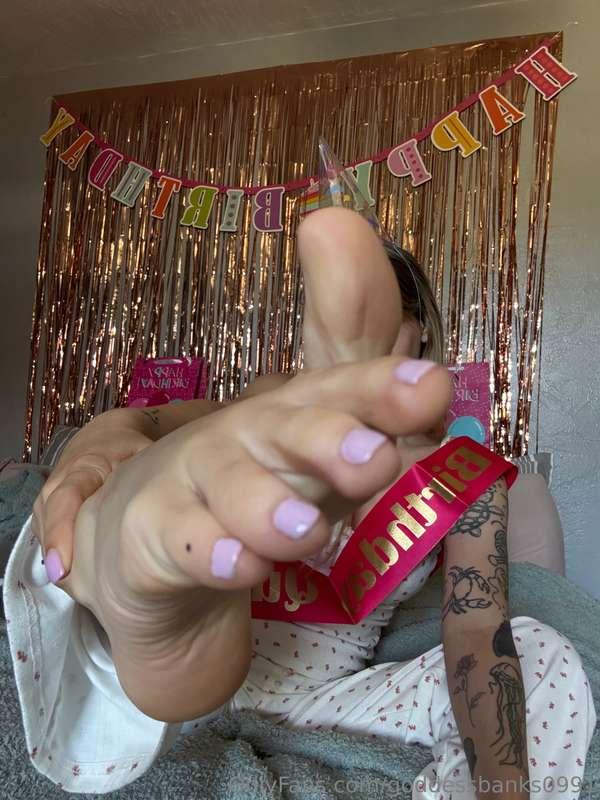 Can’t believe it’s my birthday!! 🎂 If anyone wants to send m..