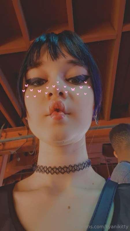 😘