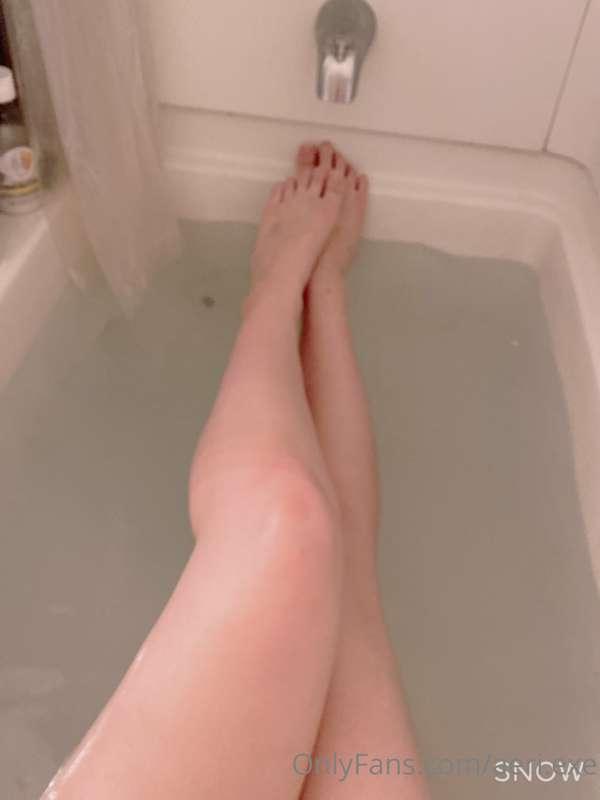 Join me in the bath 🍑 
I’m all warm and soft now! 🥴

♥️ FULL..