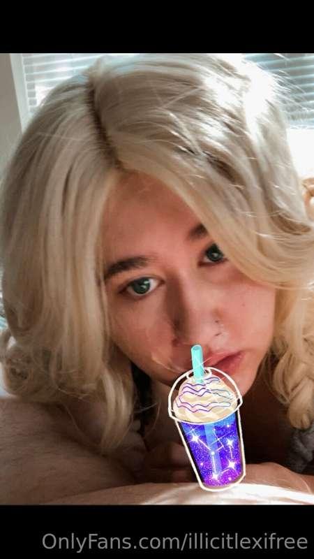 Check out my live shows👾

https://illicitlexi.cammodels.com/