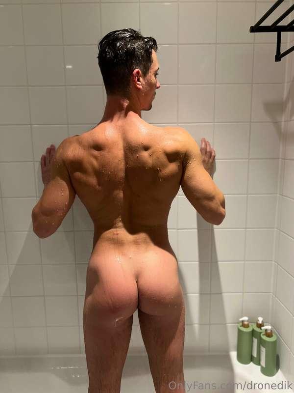 Can you help wash my back? I can’t reach it😏 and don’t forge..