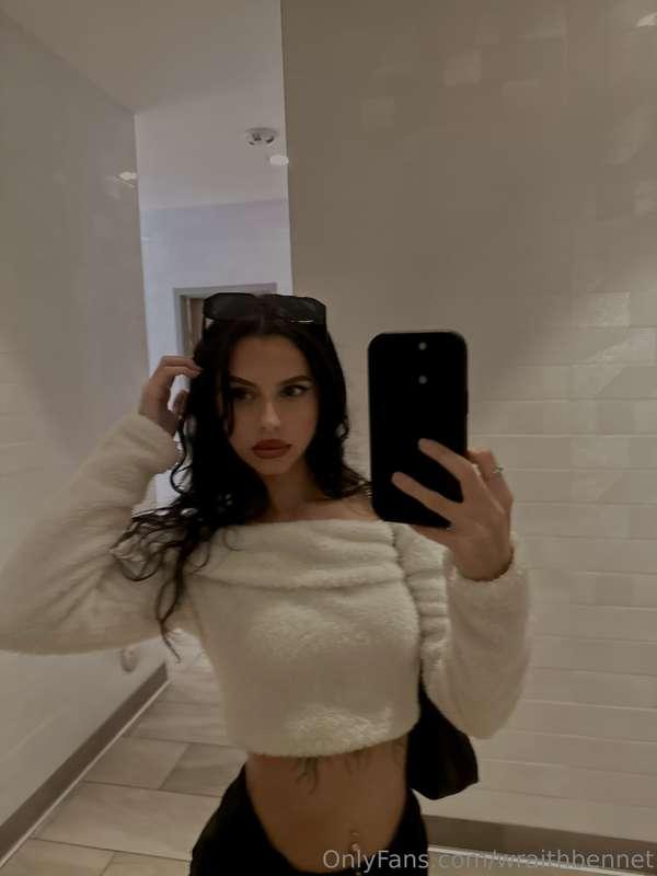 skirt, so its easier to put it in ;)