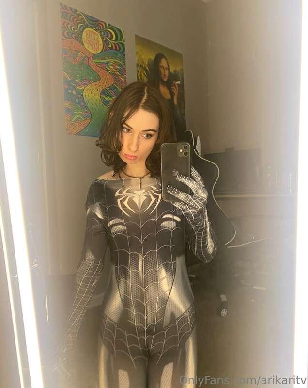 Spider femboy 🕷️🖤can I shoot my webs all over u? ✨🕸️