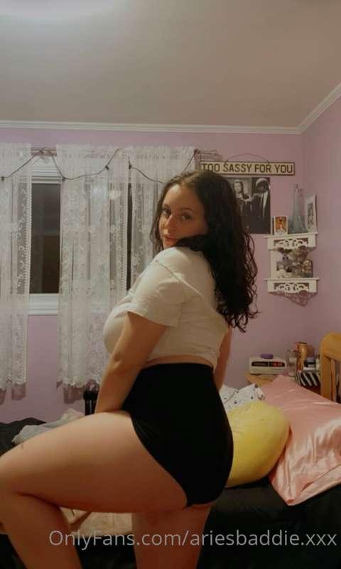 btw do u like my new shorts? 🥰🥰