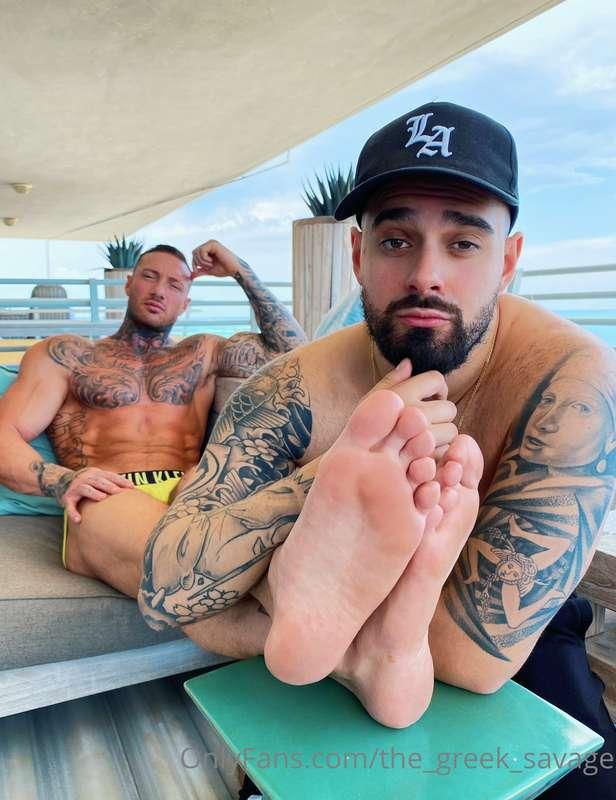 Who wants to suck these toes? 😜 @caseycooperxxx