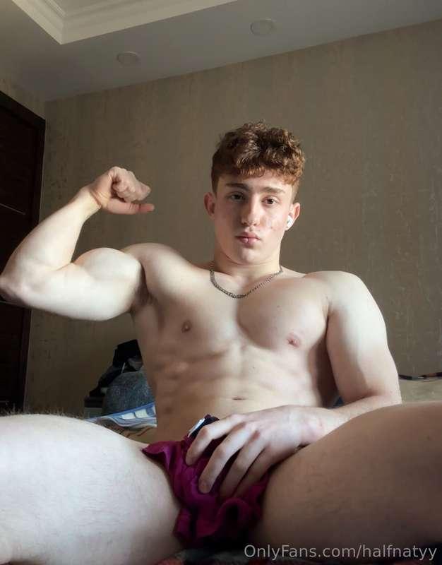 I will put my hand away and be completely naked 💦
