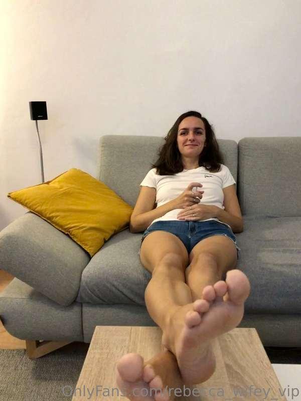 Do you have a thing for legs babe?😘🥰😉#fetish#hot#skinny#sexy..