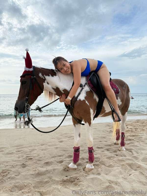 I like to ride a big horse 🍆